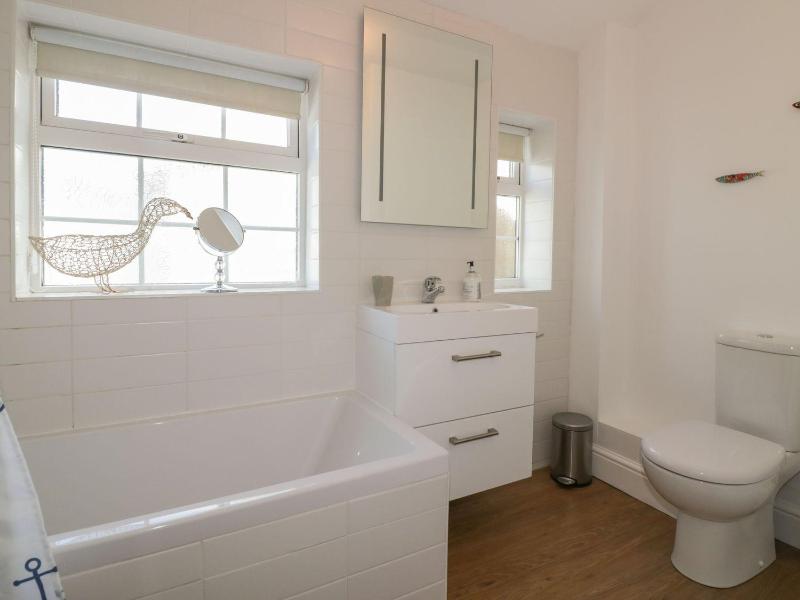 Blacksmiths Cottage - image 16