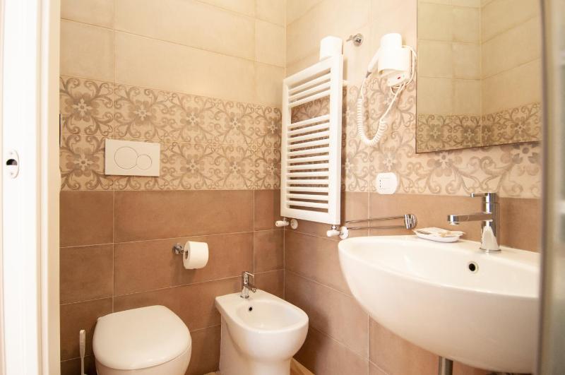 Classic Double or Twin Room image 2