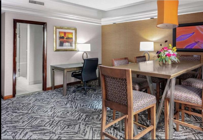 Presidential Suite image 3