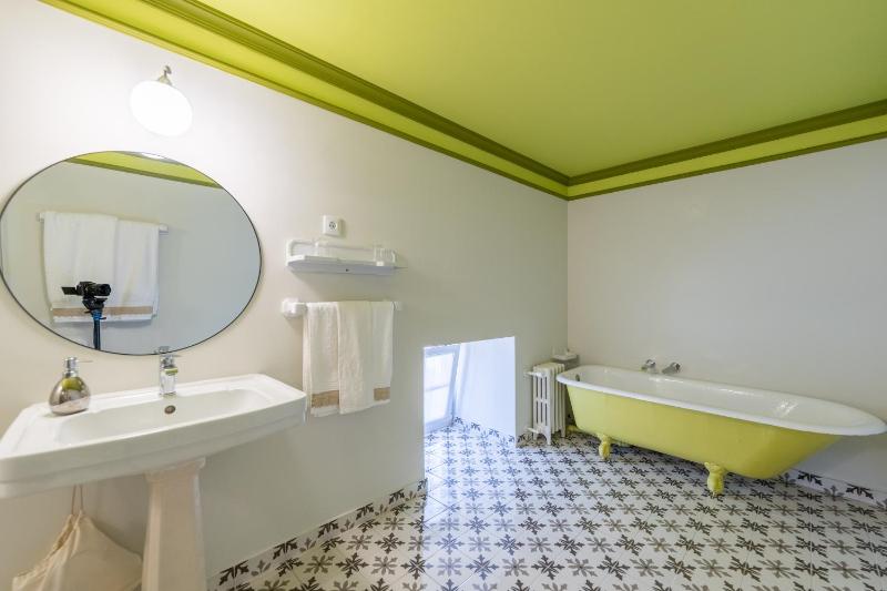 Double or Twin Room image 4
