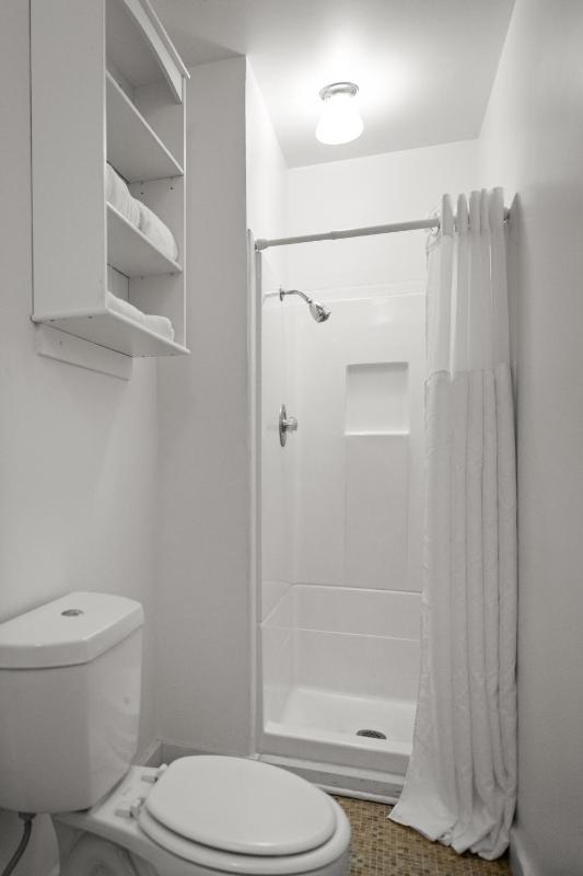 Queen Room image 4