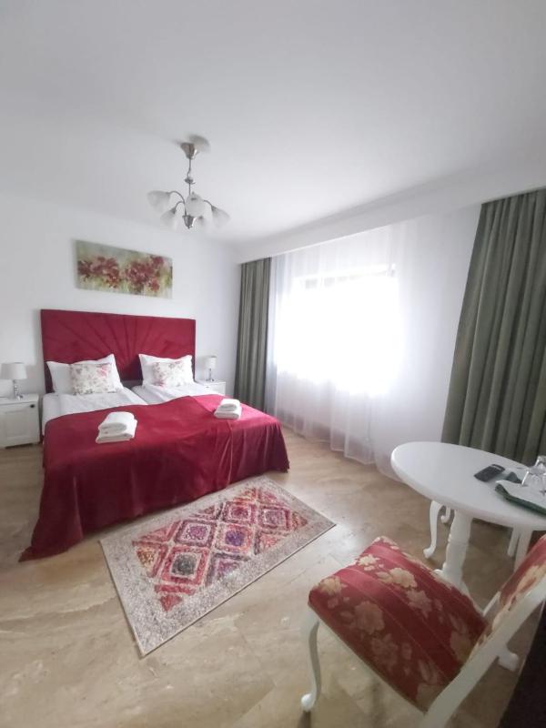 Deluxe Double or Twin Room with Garden View image 4
