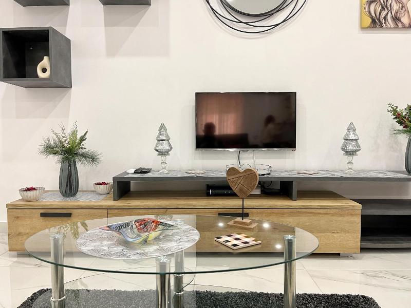 Aurora Apartments Images
