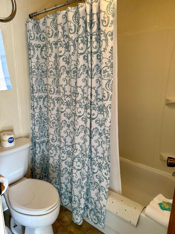 Deluxe Queen Room image 2