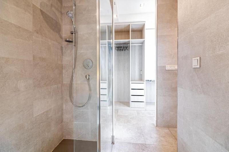 Andalucia 4 bedroom with parking FreshApartments - image 16