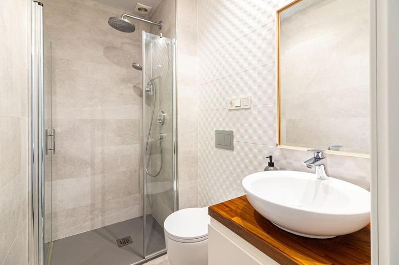 Andalucia 4 bedroom with parking FreshApartments - image 4