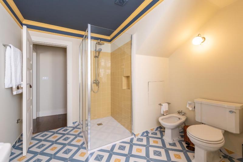 Standard Double Room image 3