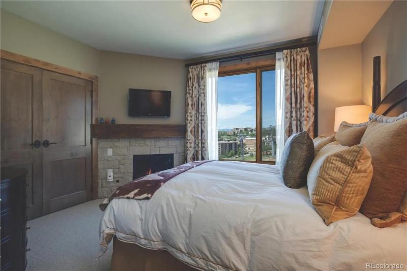Edgemont 2300 Luxury Condo & Unbeatable Backdoor Ski-In Ski-Out Access! - image 8