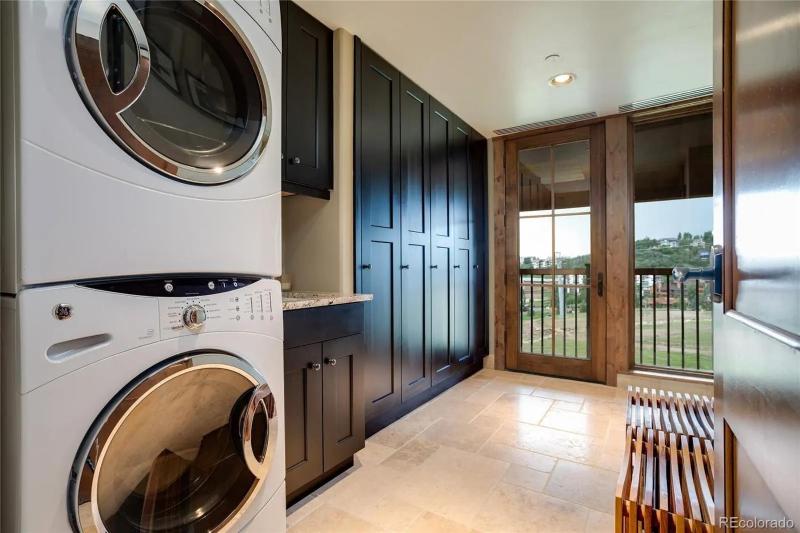 Edgemont 2300 Luxury Condo & Unbeatable Backdoor Ski-In Ski-Out Access! - image 35