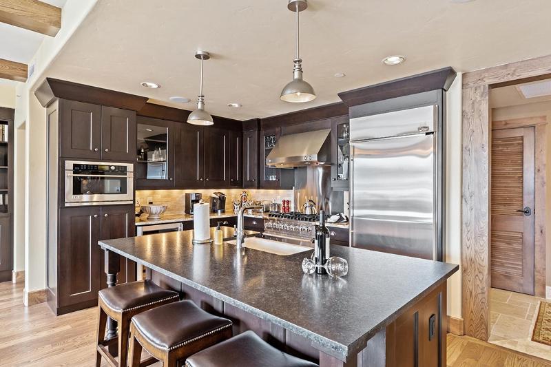 Edgemont 2300 Luxury Condo & Unbeatable Backdoor Ski-In Ski-Out Access! - image 34