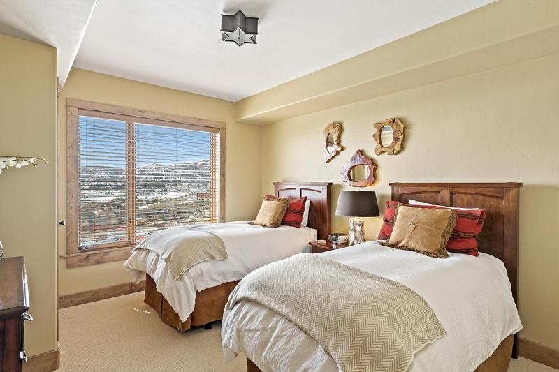 Edgemont 2300 Luxury Condo & Unbeatable Backdoor Ski-In Ski-Out Access! - image 32