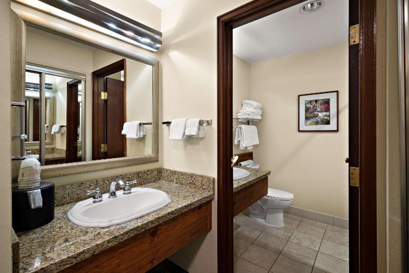 Suite with Three Queen beds image 4