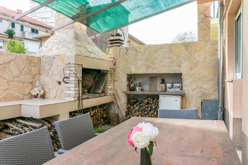 Studio with Terrace image 2