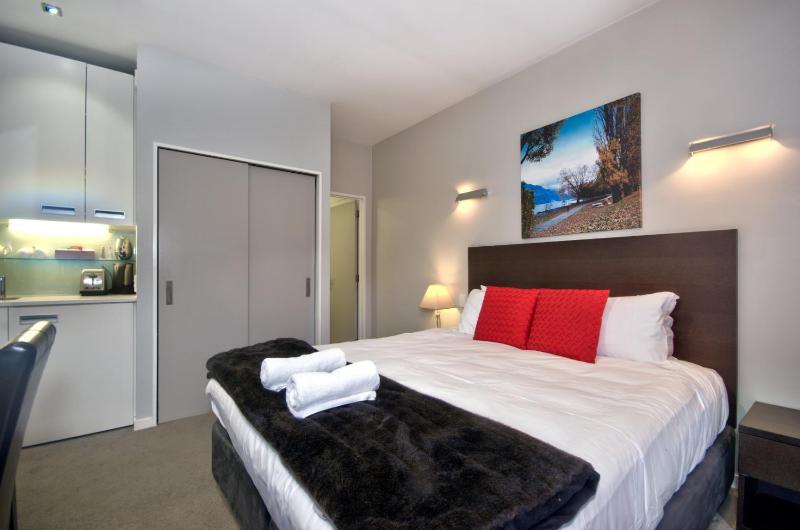 Pure Retreat Lake View - image 2