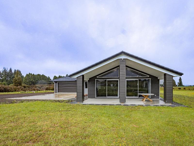 Volcanic Views - Horopito Holiday Home Images