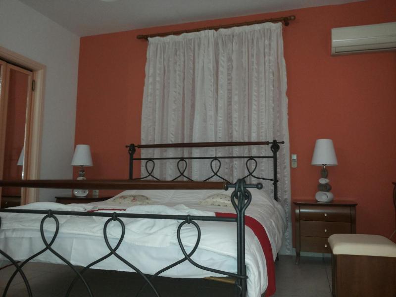 Deluxe Two-Bedroom Apartment image 2