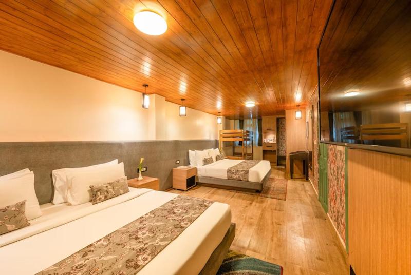 Family Room image 1