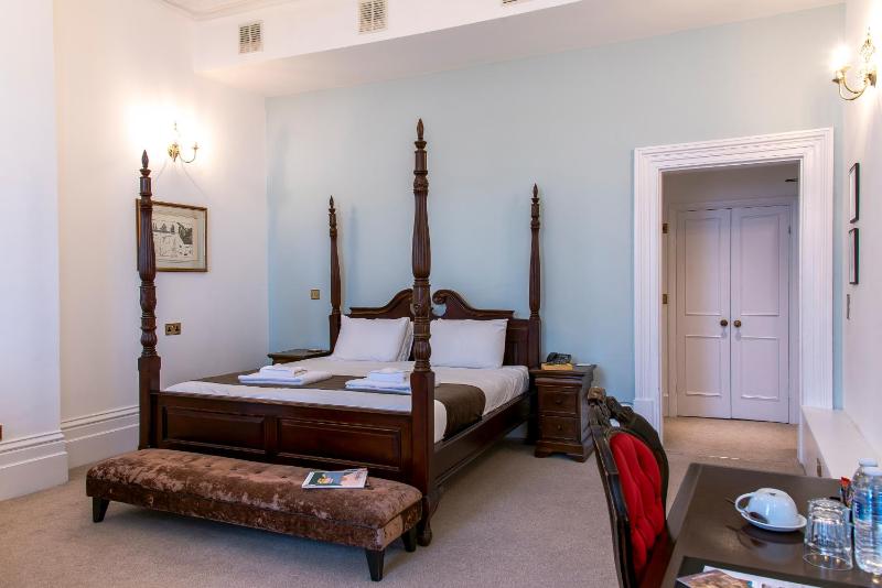 Keppels Head Hotel - image 32