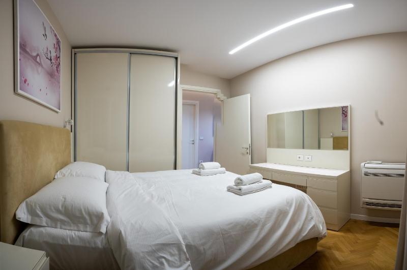 Tirana Center Sav City Bellevue - image 5