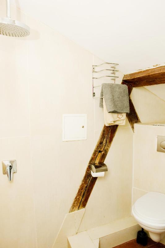 Budget Single Room image 4