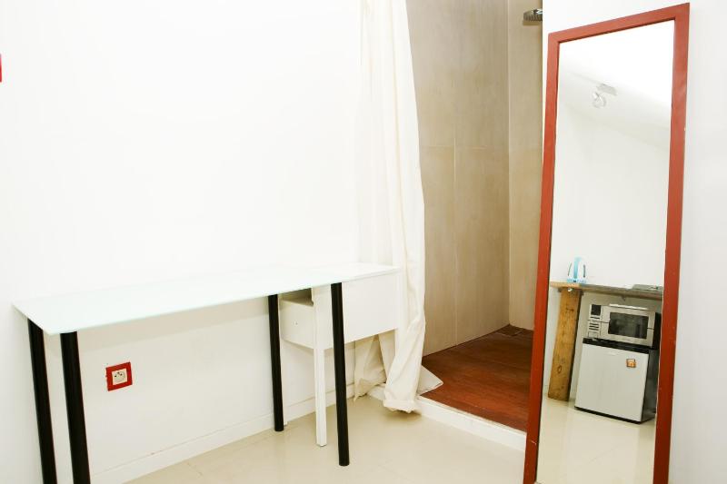 Budget Single Room image 3