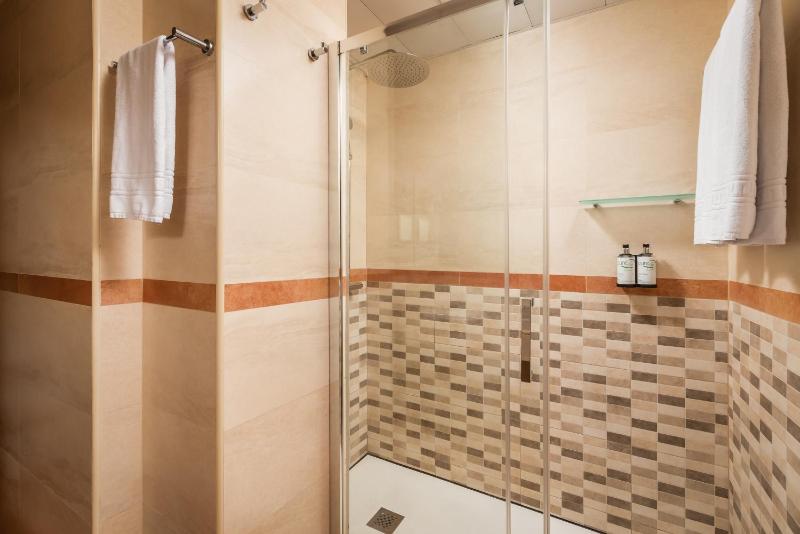 Double Room with Terrace image 2