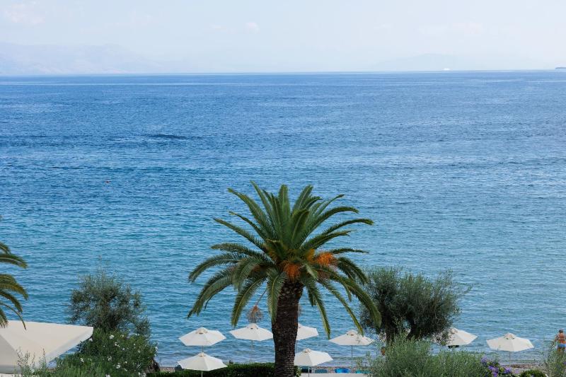 Superior Double or Twin Room with Sea View image 4