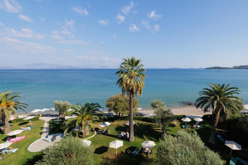 Superior Double or Twin Room with Sea View image 2