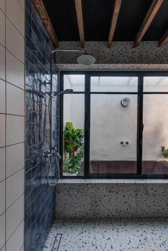 DESIGNER'S 2BR APARTMENT - SLIEMA FERRIES - image 14
