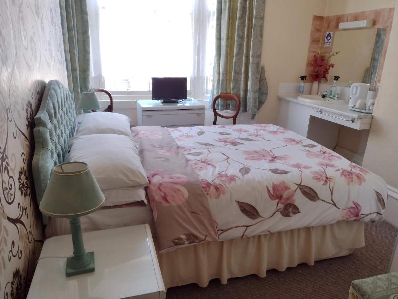 Double Room image 1