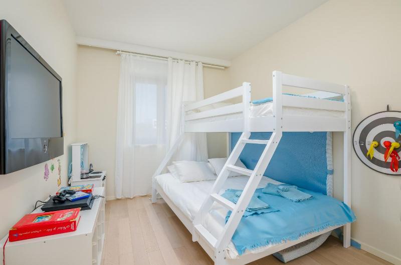 Apartment Sofija with Pool - image 7