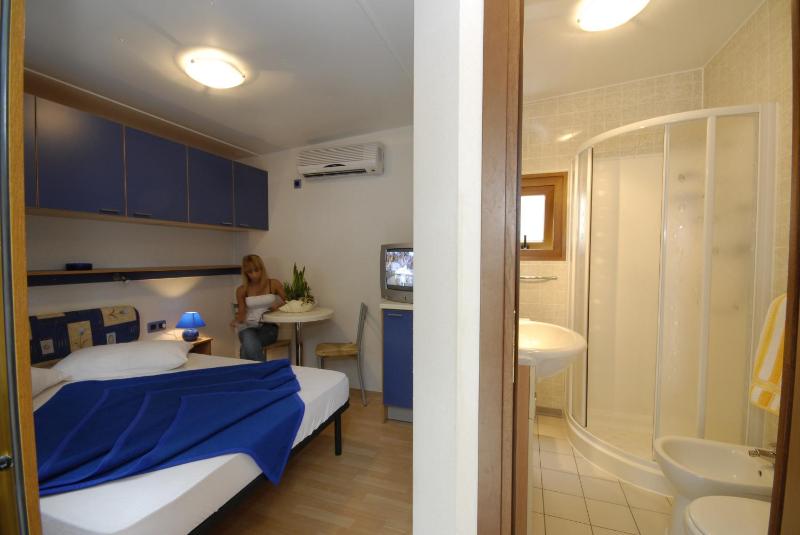 Mobile Home (2 Adults) image 2