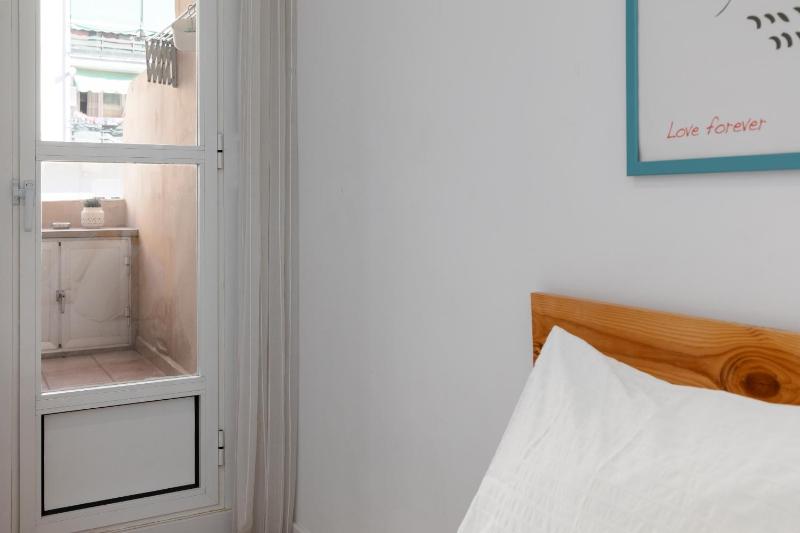 ApartUP Valencia Opera - image 9