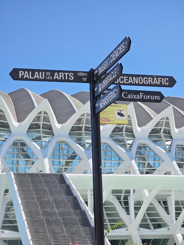 ApartUP Valencia Opera - image 5