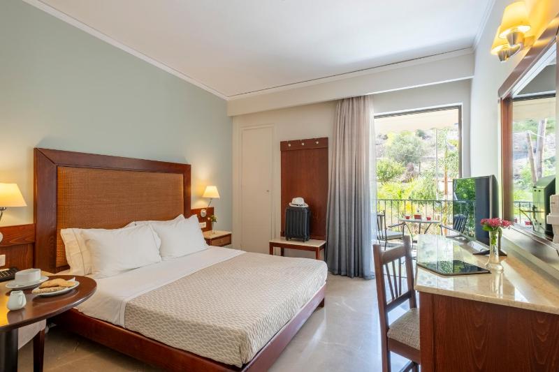 Single Room with Garden View image 3