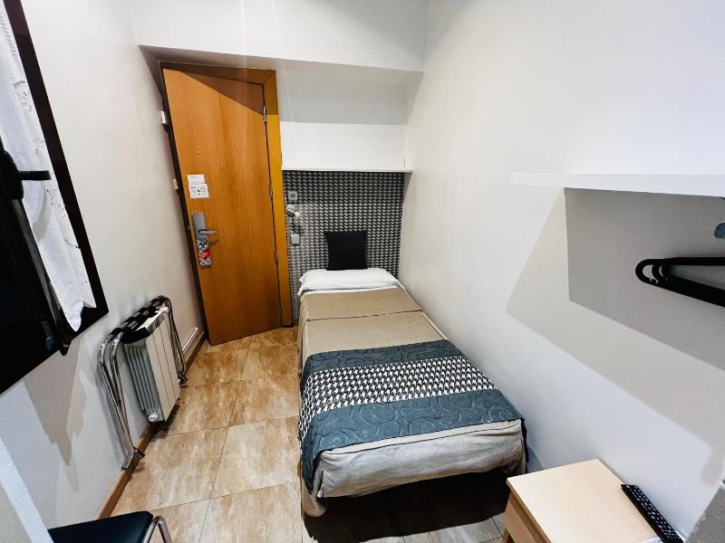 Ciudad Condal Hostal - Paseo de Gracia - image 16