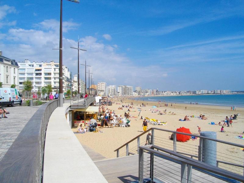 Appartement T3 Lumineux avec Balcon Garage et Wi-Fi - Plage et Commerces à Proximité - FR-1-92-561 - image 13