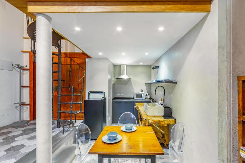 One-Bedroom Apartment image 2