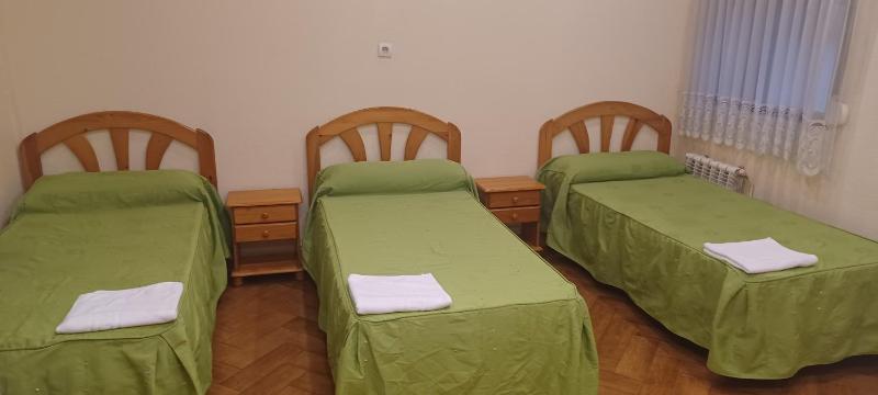 Quadruple Room with Shared Bathroom image 2
