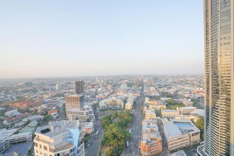 Stunning 1BD Haven with Panoramic City Views - image 14