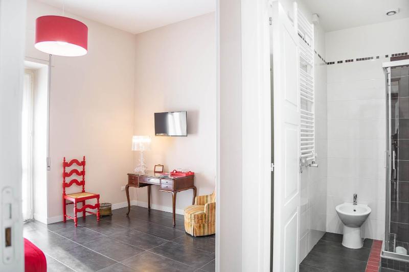 Deluxe Double or Twin Room image 3