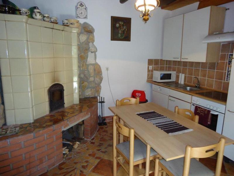 One-Bedroom Apartment image 4