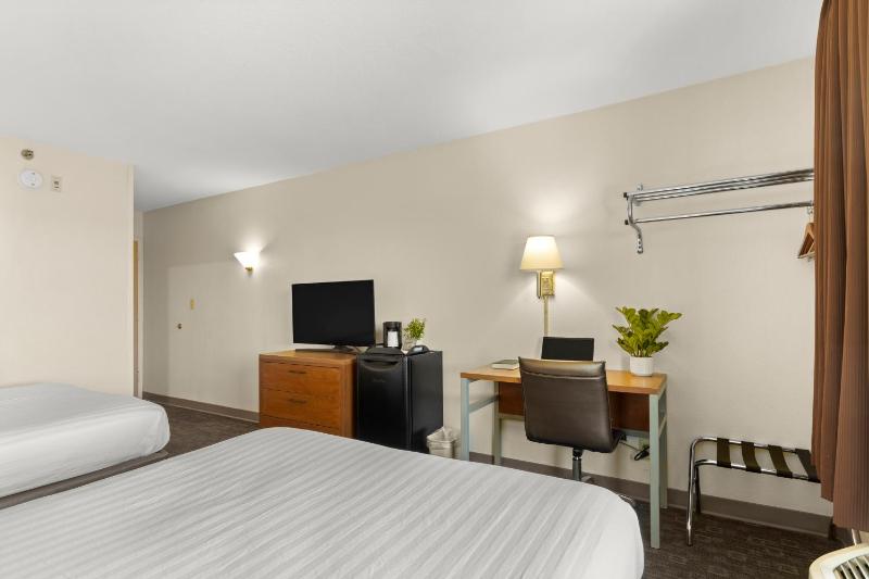 Deluxe Double Room image 2