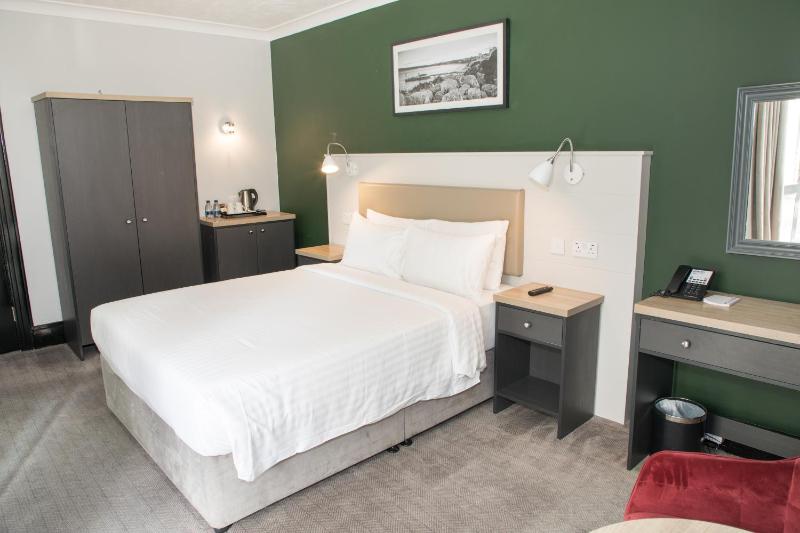 Park Inn by Radisson Bournemouth - image 12
