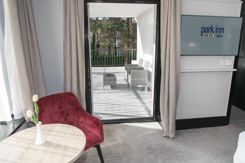 Park Inn by Radisson Bournemouth - image 28