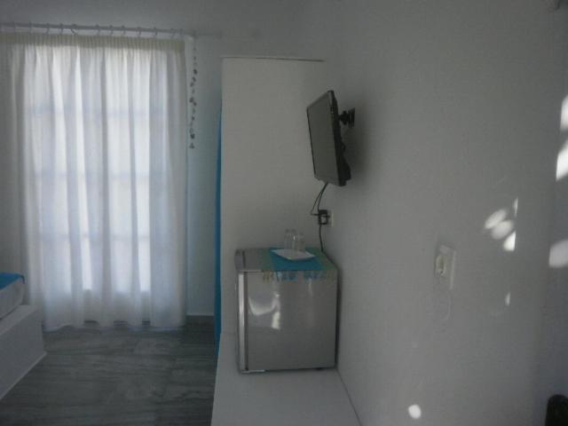 Standard Double Room image 3