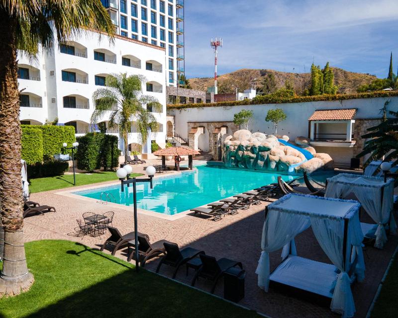 Hotel Gran Plaza & Convention Center - image 1