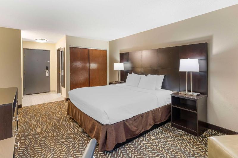 King Room image 4