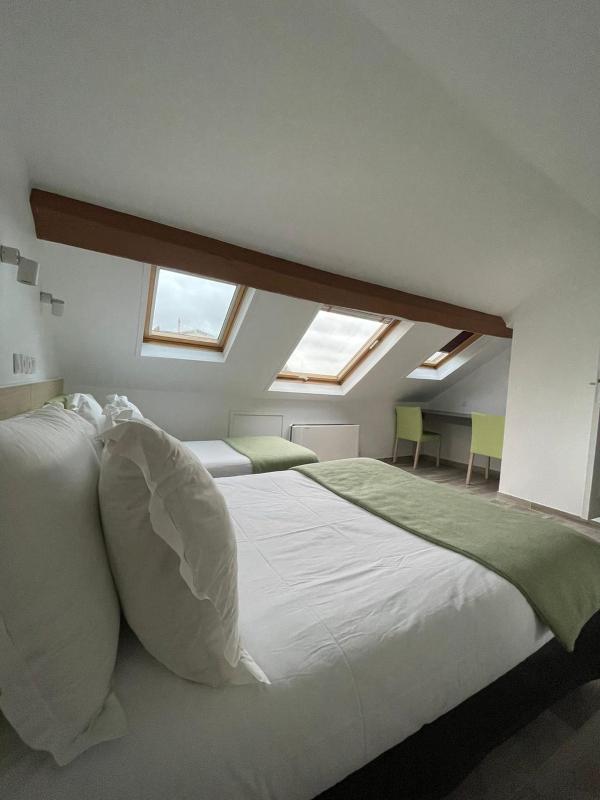 Comfort Triple Room image 4