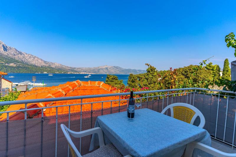 Two-Bedroom Apartment with Terrace and Sea View image 3